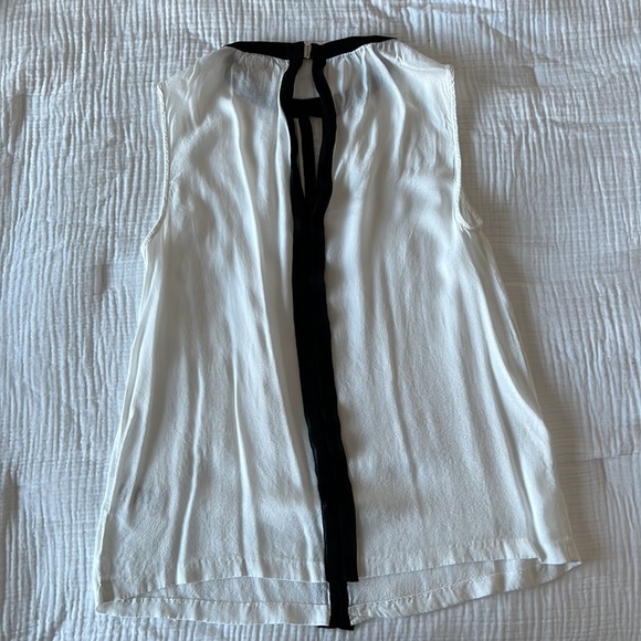 White and Black H&M Sleeveless Shirt - Picture 2 of 4